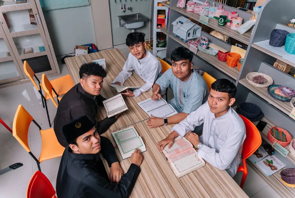AL-QURAN (TAHSIN,TAHFIDZ & TERJEMAH)
