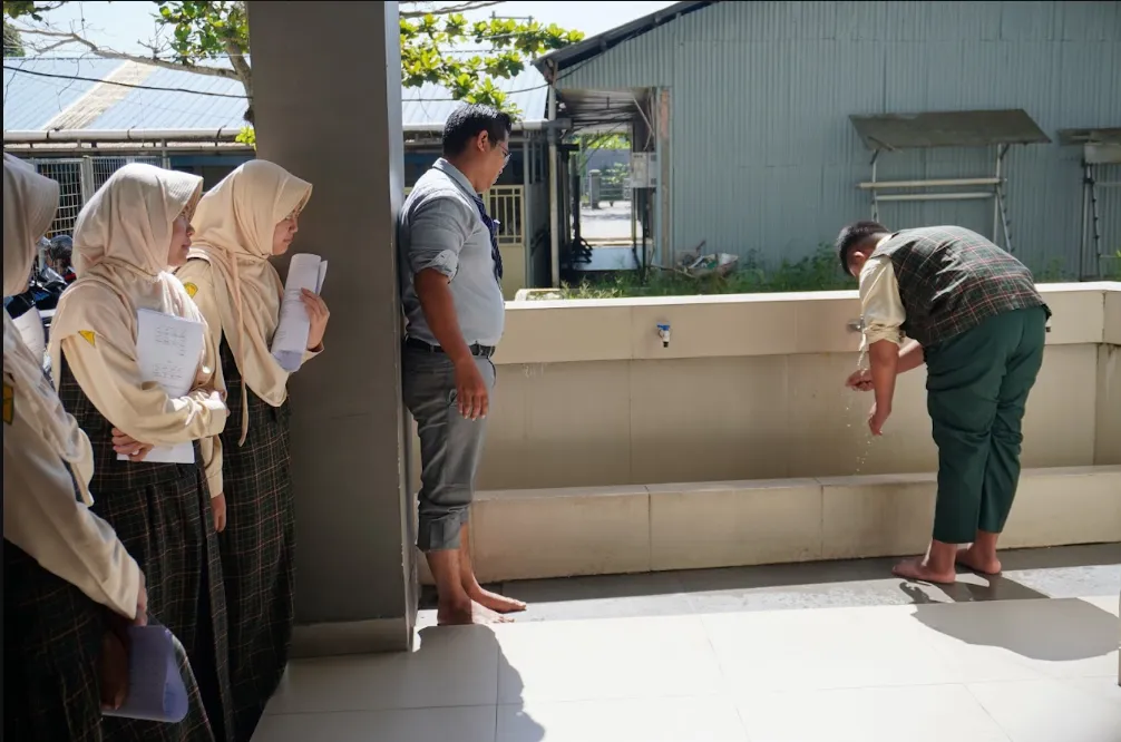 PEMBINAAN KARAKTER SISWA