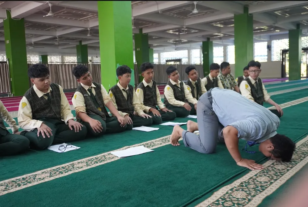 IBADAH HARIAN  (SHALAT, DOA & WUDHU)